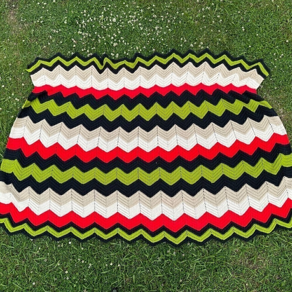 Vintage Zig Zag Handmade Crochet Granny Afghan Blanket Throw 60"x88" Twin